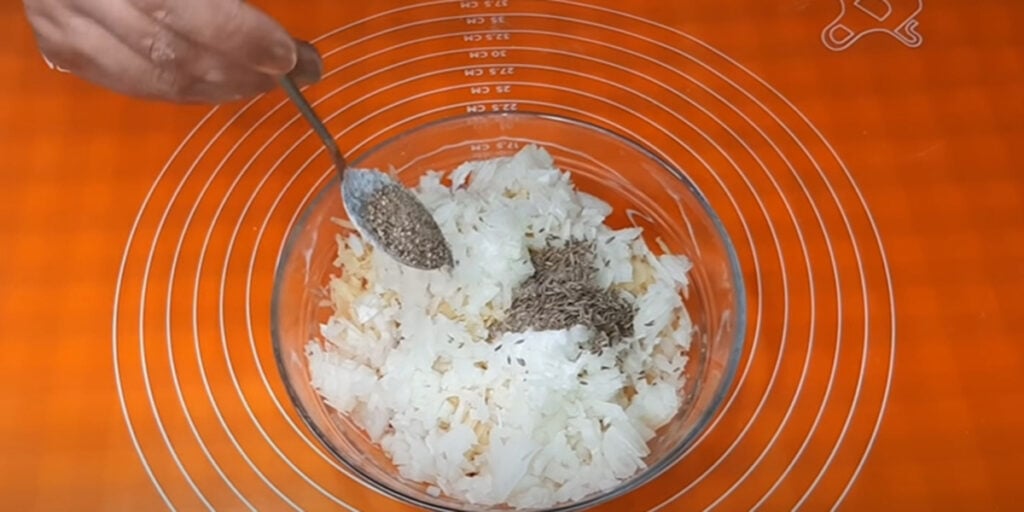 Praznični recept za ježke, polnjene z okusnim nadevom - na mizi bodo v središču pozornosti!