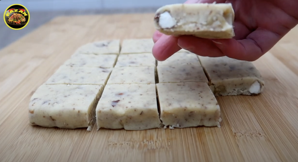 Čokoladne kocke iz mletih mandljev in orehov - kot nalašč za vroč čaj ali kavo!