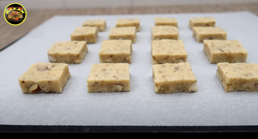 Čokoladne kocke iz mletih mandljev in orehov - kot nalašč za vroč čaj ali kavo!