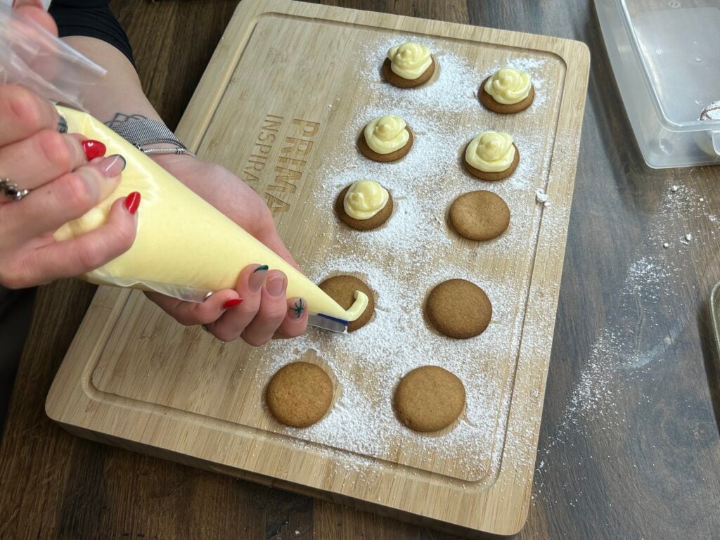 Medeni kremni sir na drugačen način - recept, ki vam bo všeč!