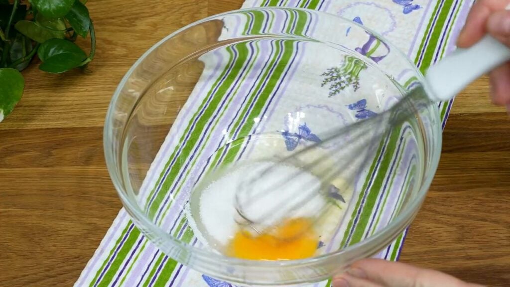 Ta recept pripravite v nekaj minutah - potrebujete le 1 jajce in 1 jabolko